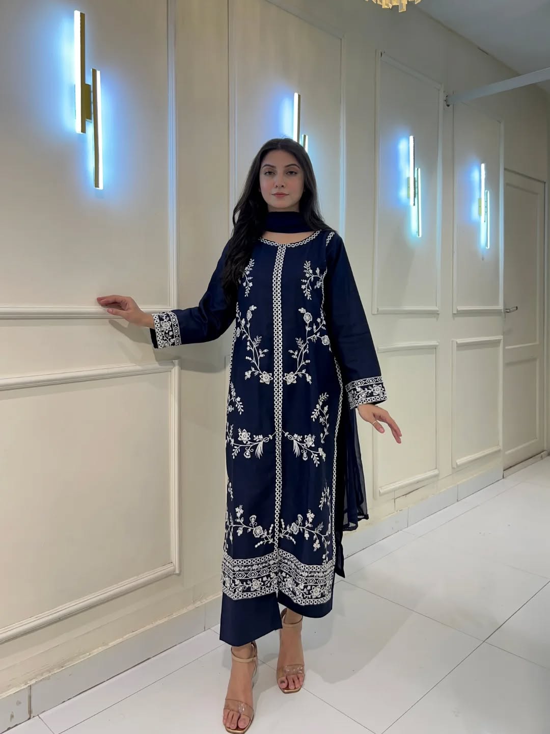 NEELZAAR EMBROIDERED 2PC