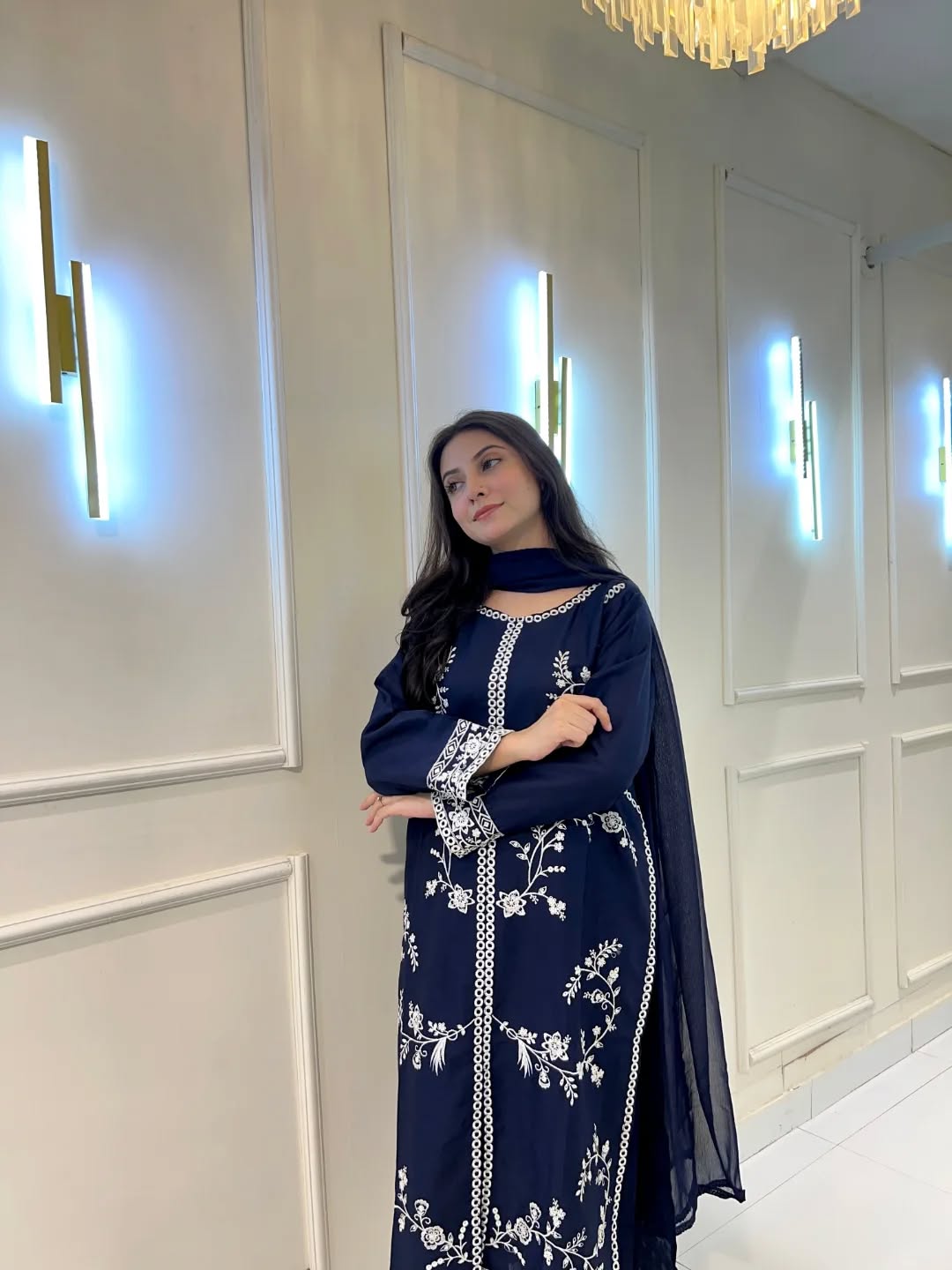 NEELZAAR EMBROIDERED 2PC