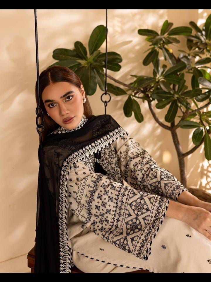 Whitelime embroidered 3pc