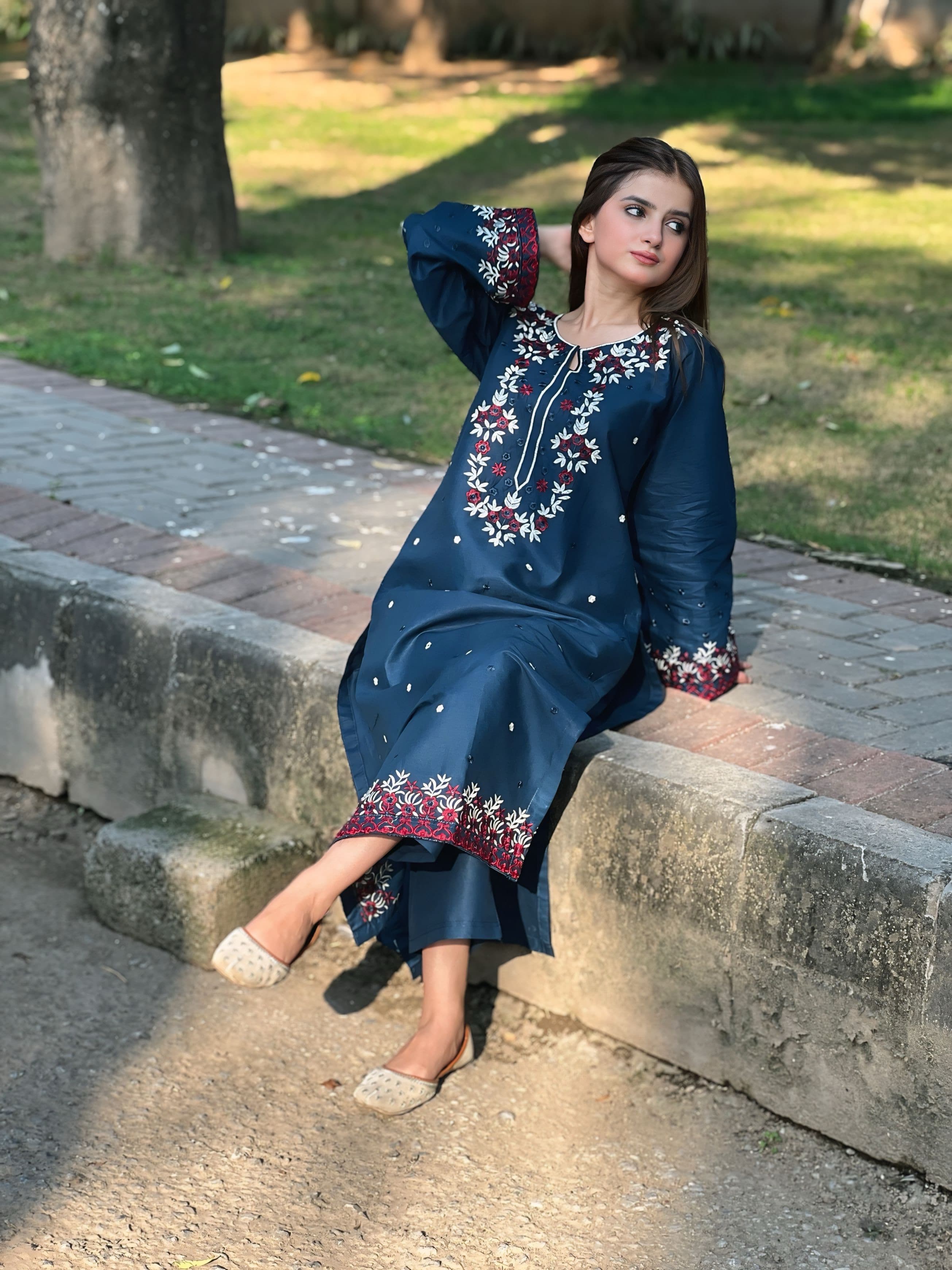 HEER EMBROIDERY 2PC