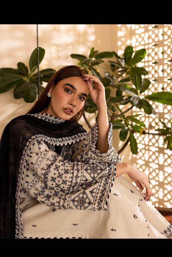 Whitelime embroidered 3pc