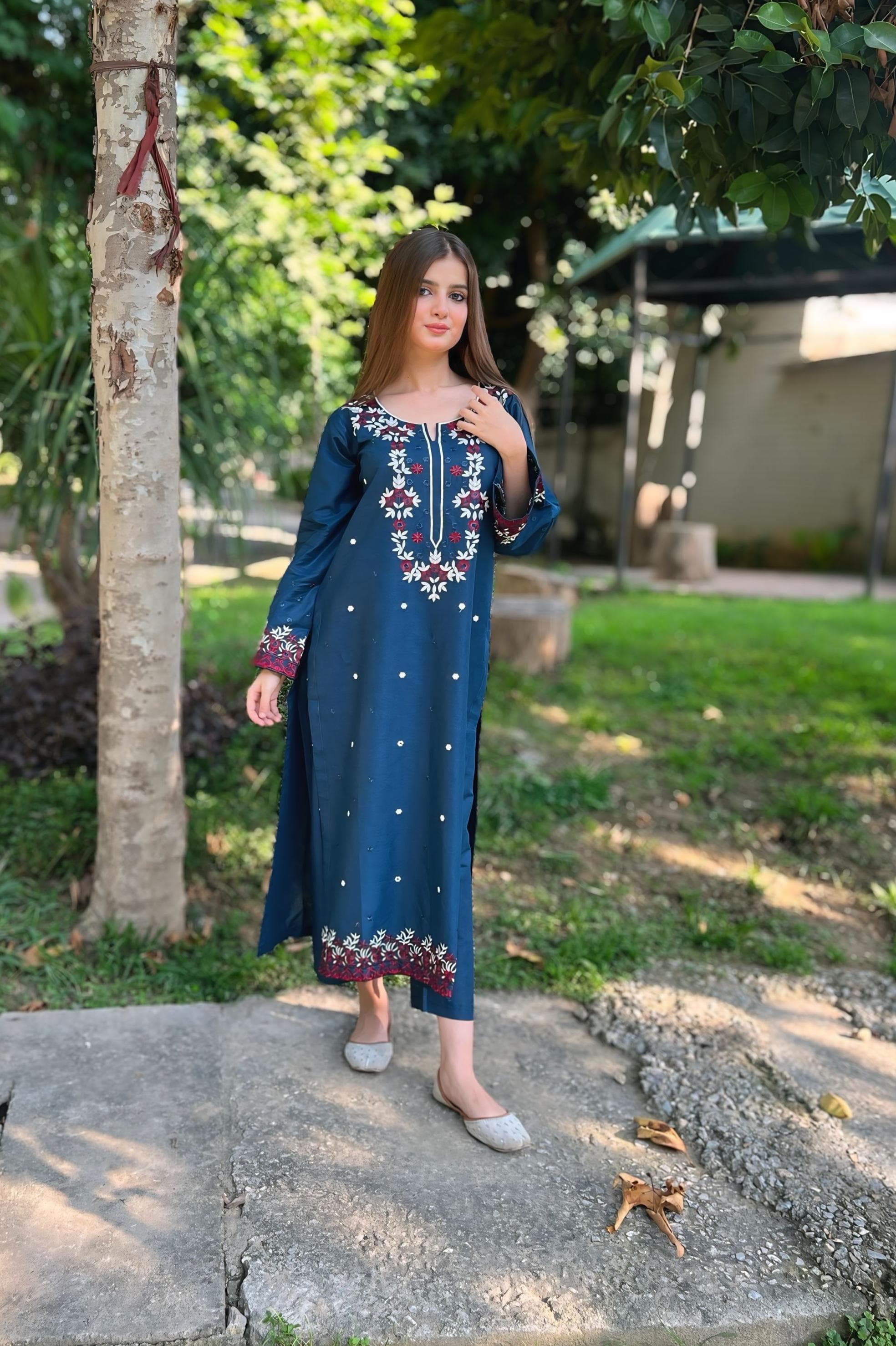 HEER EMBROIDERY 2PC