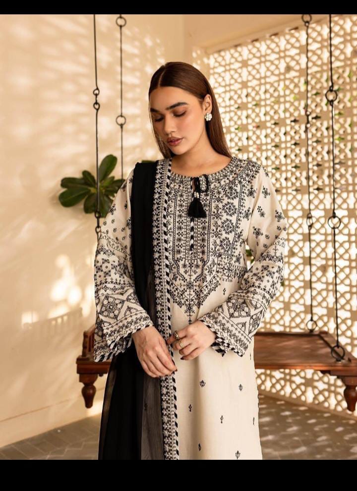 Whitelime embroidered 3pc