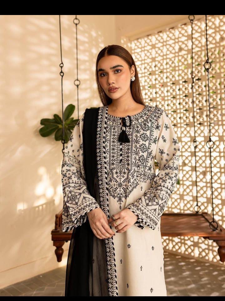 Whitelime embroidered 3pc